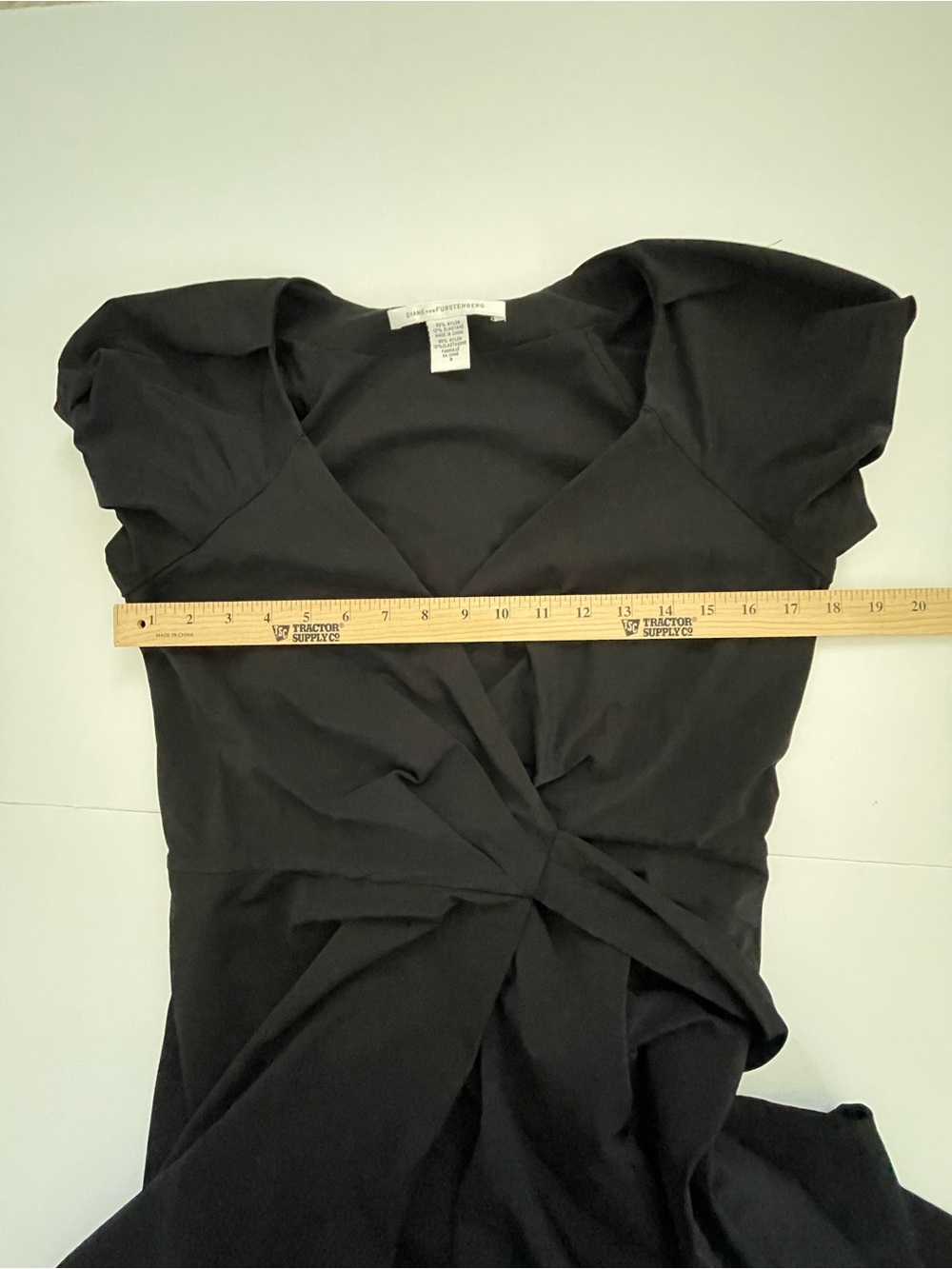 Diane von Furstenberg Black Nylon Short Sleeve Wrap Dress Size 6 - Picture 6 of 7